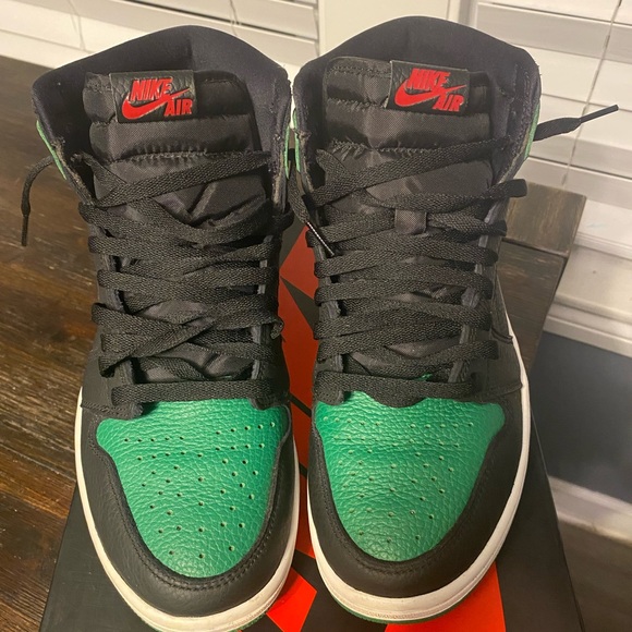 Air Jordan 1 Retro High OG ‘Pine Green’ - Picture 2 of 3